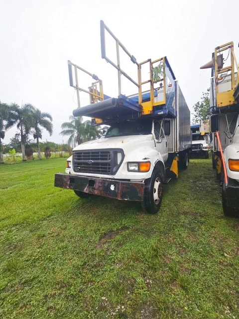 Catering Truck Ford / CB16-228