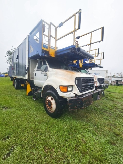Catering Truck Ford / CB16-228