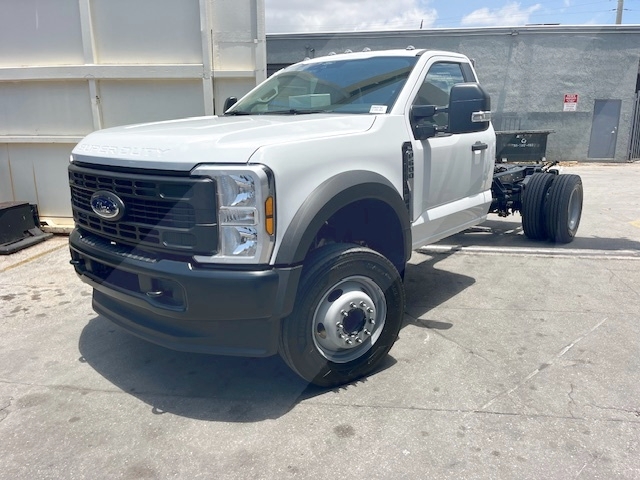 Truck Chassis Ford F-600