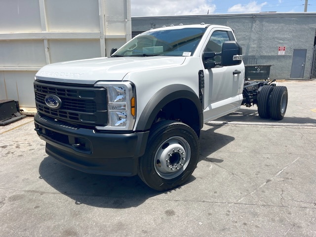 Truck Chassis Ford F-600