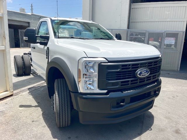 Truck Chassis Ford F-600