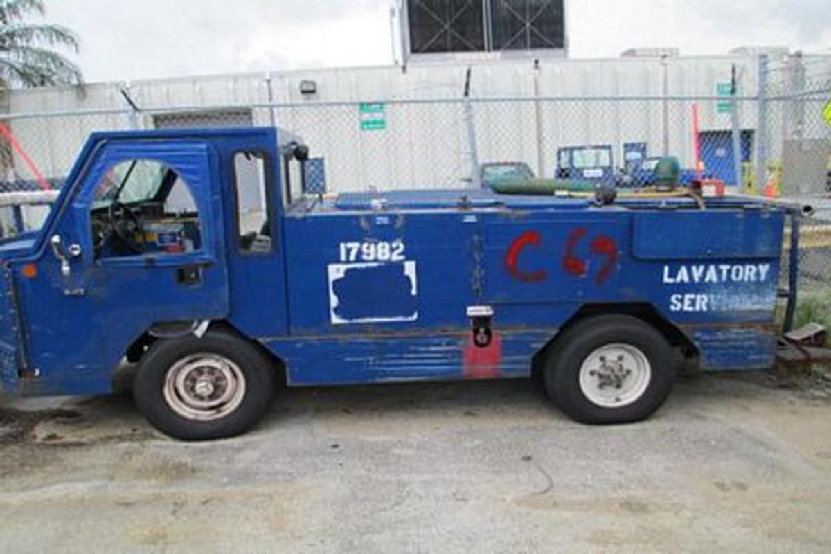 Lavatory Truck  Lift-A-Loft APV- LAV