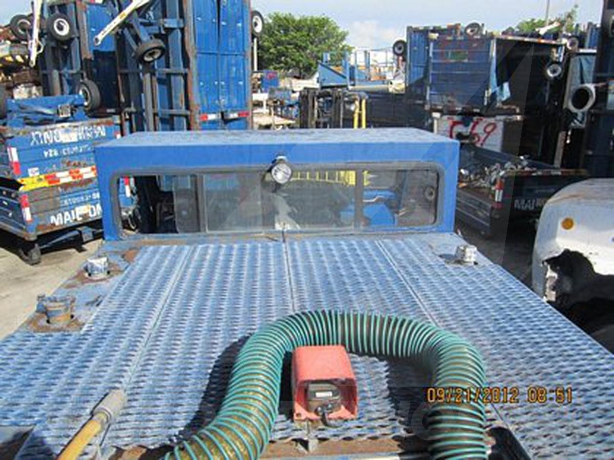 Lavatory Truck  Lift-A-Loft APV- LAV