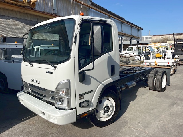 Truck Chassis Isuzu NPR- Gasoline