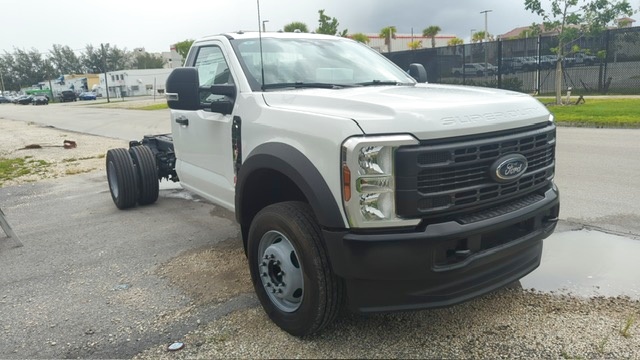 Truck Chassis Ford F-600