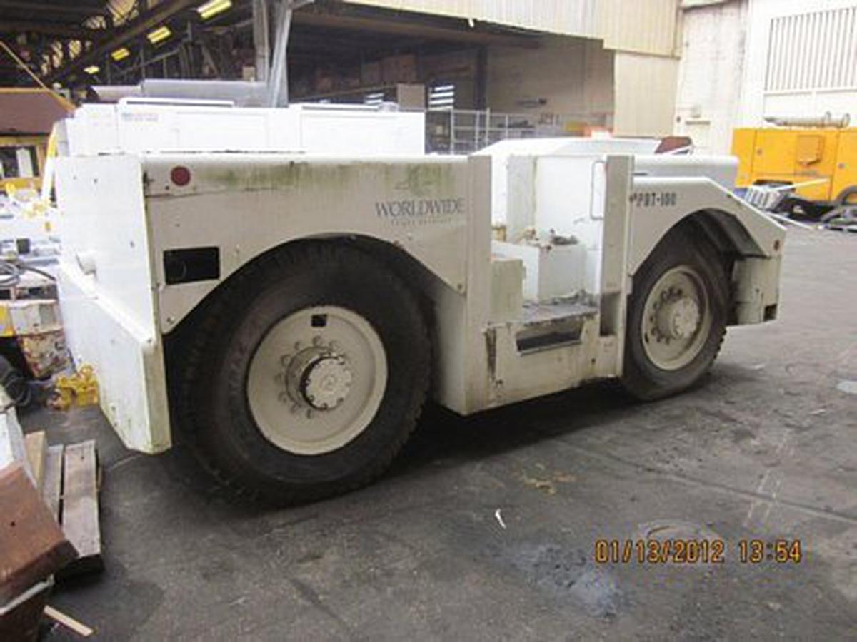 Push Back Tractor Hough-Paymover T-180 FA