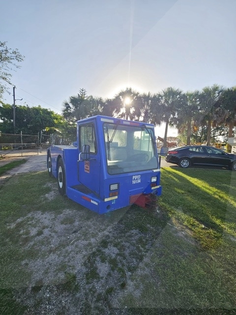 Push Back Tractor FMC B-400