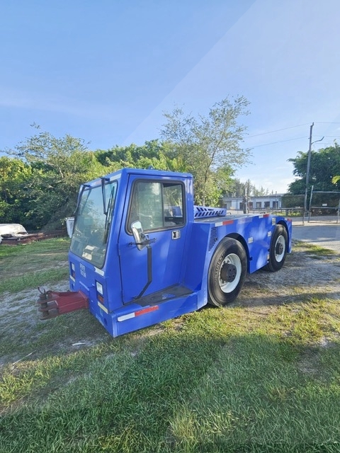 Push Back Tractor FMC B-400