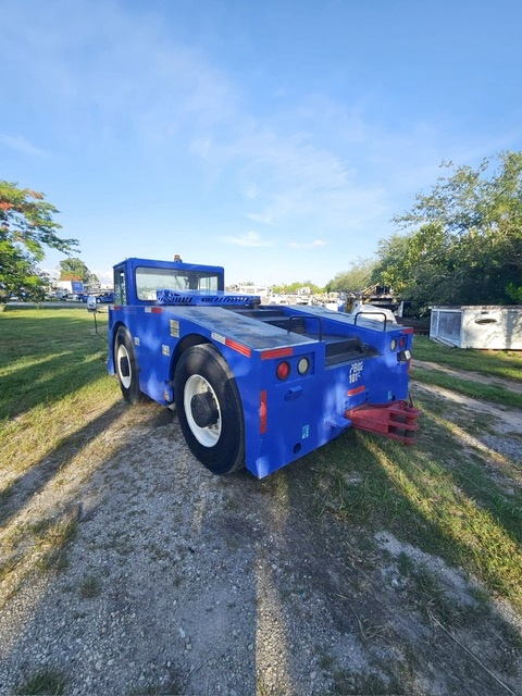 Push Back Tractor FMC B-400