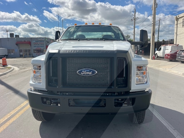 Truck Chassis Ford F-750 2026