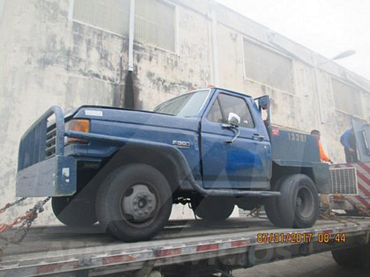 Bob Tail Truck Ford/Eagle SD/F-350
