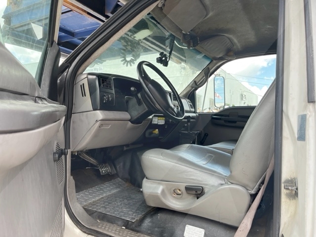 Cabin Service Truck Ford/Global- F-750/CS16-168