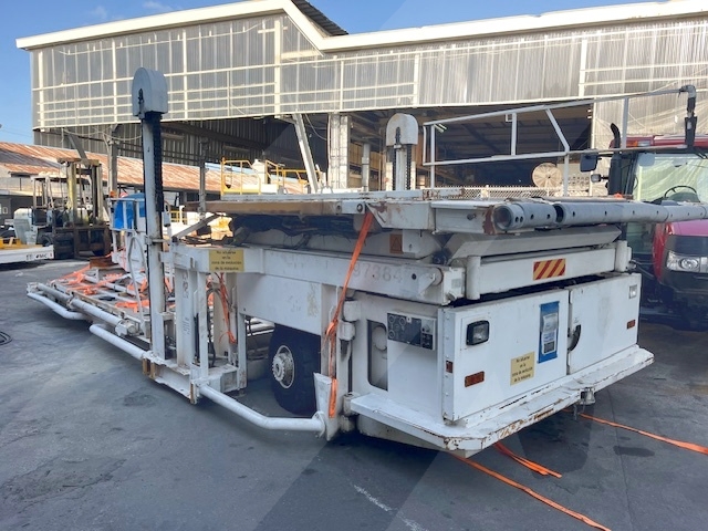 Main Deck Cargo Loader FMC Commander 15 U