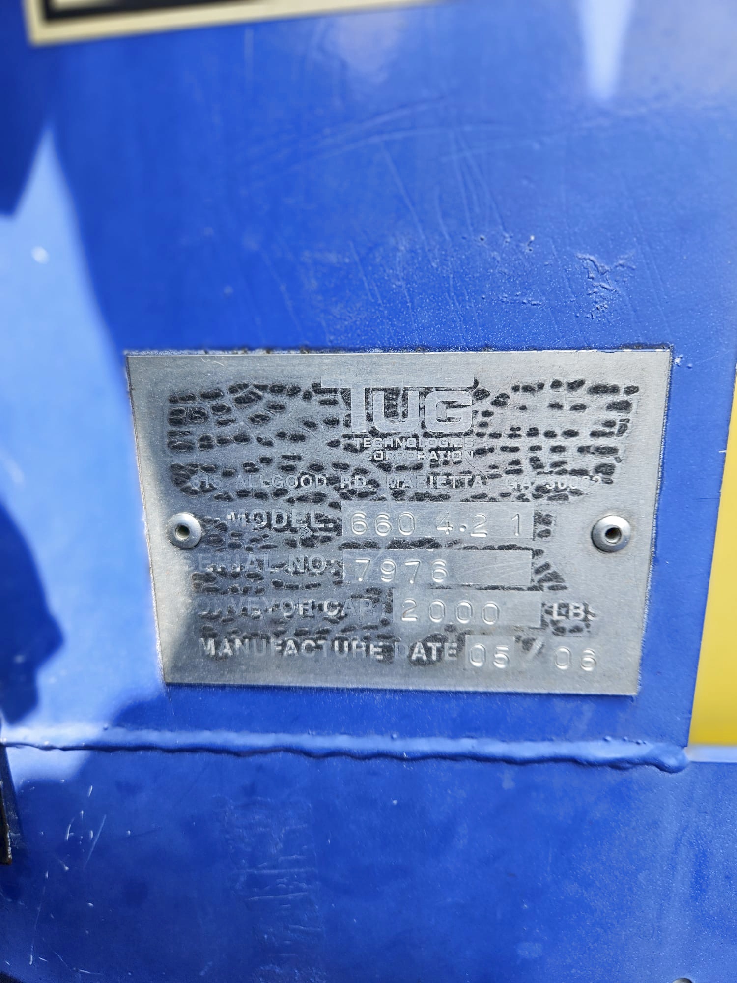 Belt Loader Tug 660