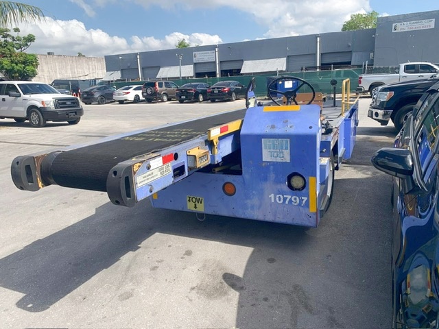 Belt Loader Tug 660