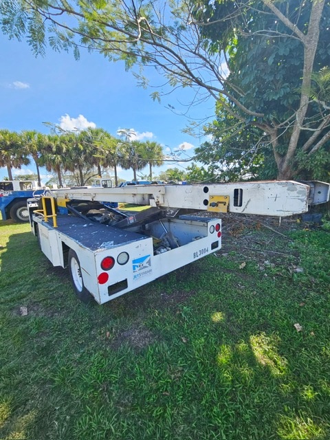 Belt Loader Tug 660