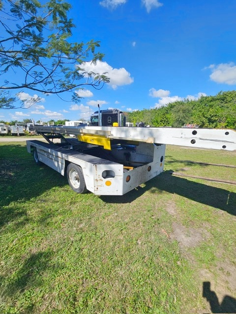 Belt Loader Tug 660