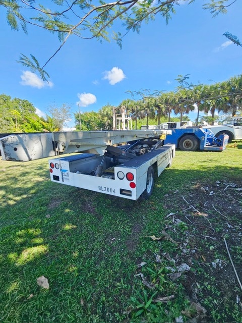 Belt Loader Tug 660