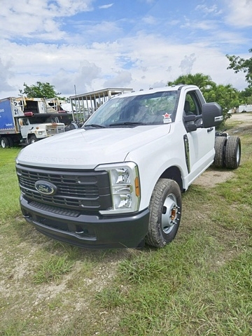 Truck Chassis Ford F-350 XL SD 2024