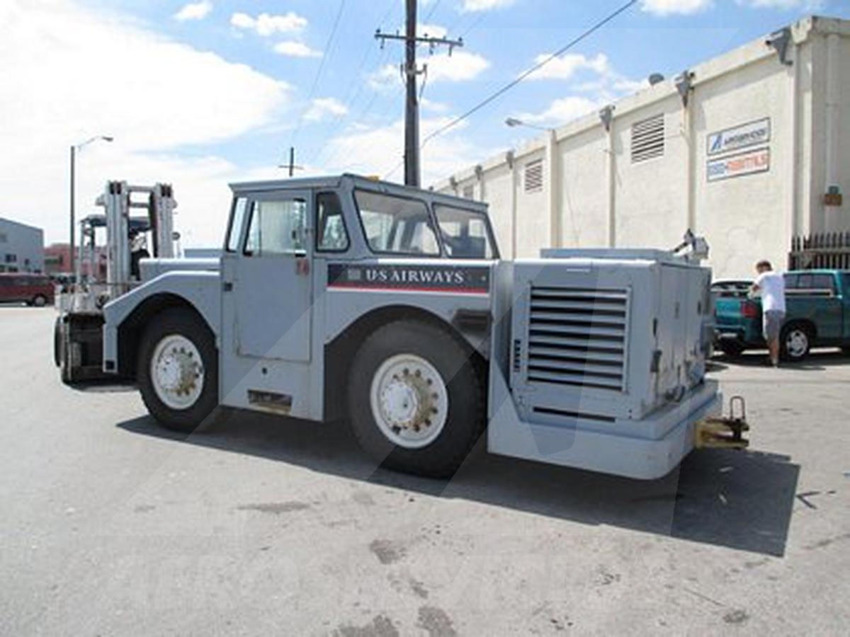 Push Back Tractor Hough-Paymover T-225 SL+ 400Hz GPU Hobart