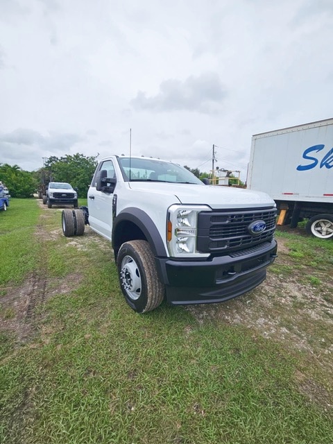 Truck Chassis Ford F-600