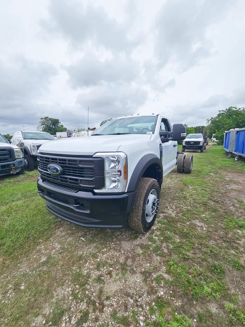 Truck Chassis Ford F-600