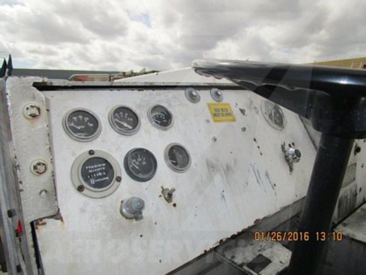 Push Back Tractor Hough-Paymover T-180 FA