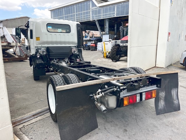 Truck Chassis Isuzu NPR- Gasoline