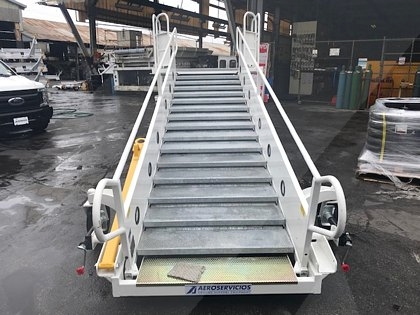 Narrow Body Passenger Stair Clyde 15F2820 - 88/161 in