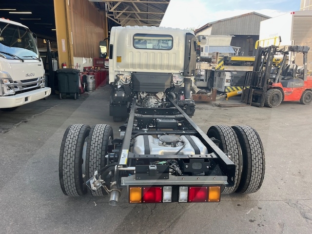 Truck Chassis Isuzu NPR - Gasoline