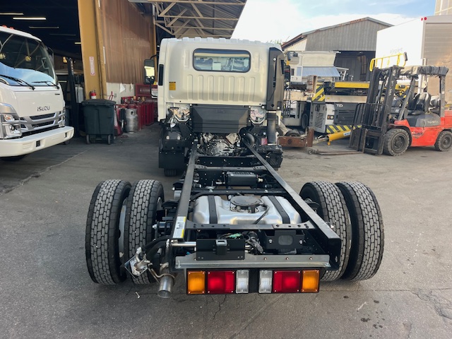 Truck Chassis Isuzu NPR - Gasoline