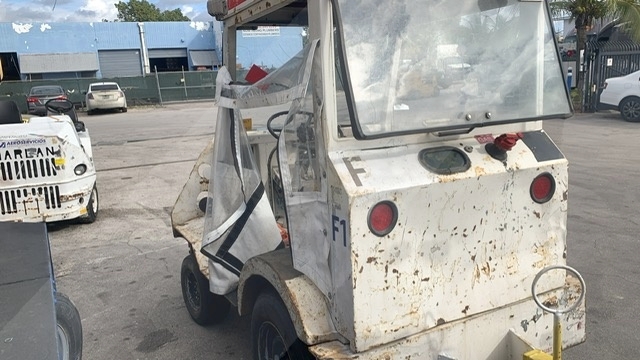 Baggage Tractor Tug MA-50 Cab