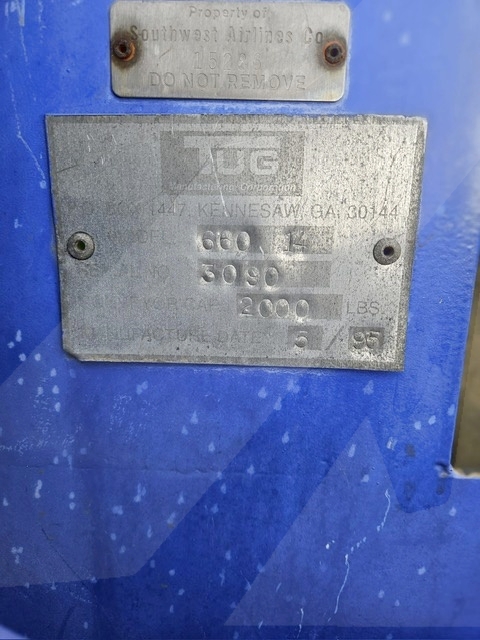 Belt Loader Tug 660E