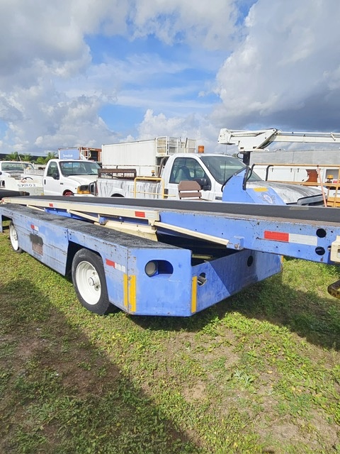 Belt Loader Tug 660E