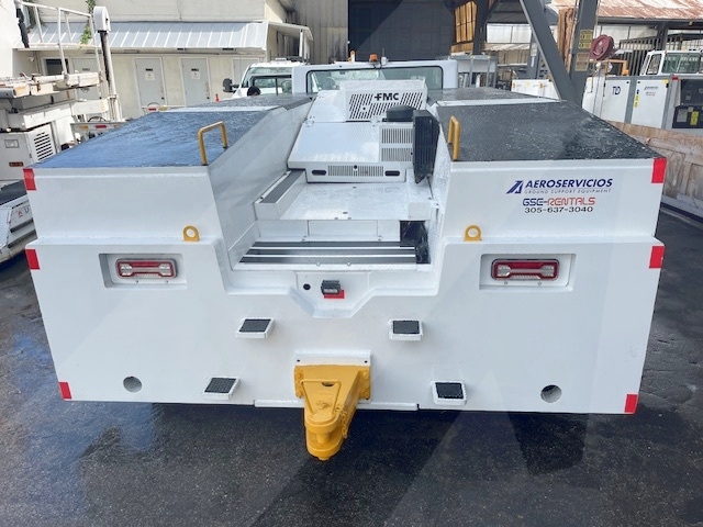 Push Back Tractor FMC B-1200