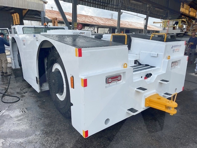 Push Back Tractor FMC B-1200