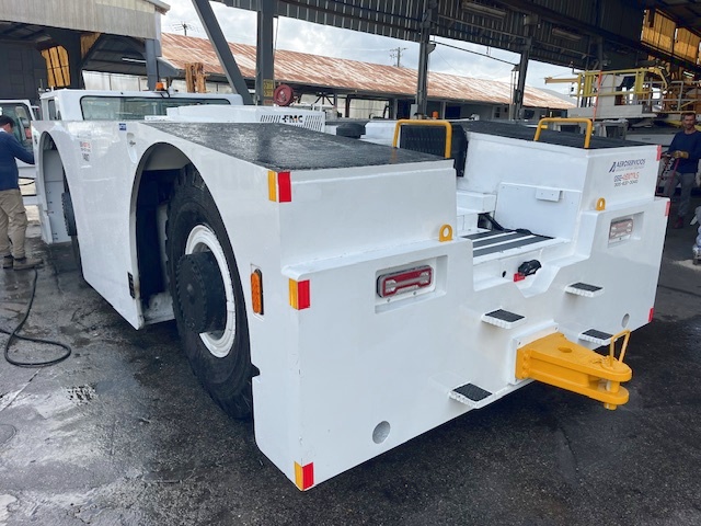 Push Back Tractor FMC B-1200
