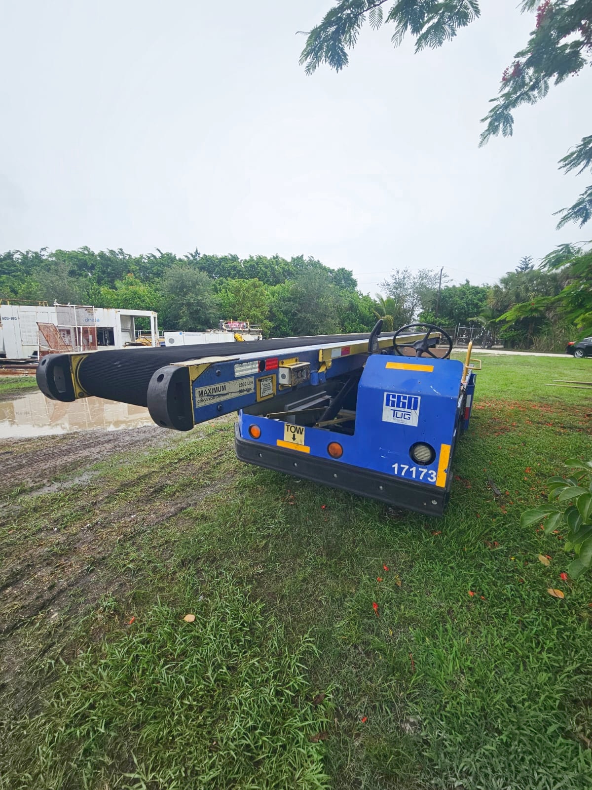 Belt Loader Tug 660