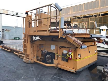 Main Deck Cargo Loader FMC Commander 15 U