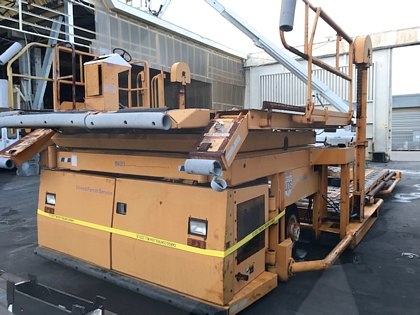 Main Deck Cargo Loader FMC Commander 15 U