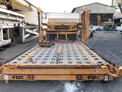 Main Deck Cargo Loader FMC Commander 15 U