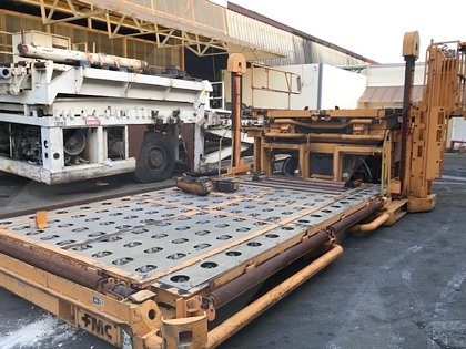 Main Deck Cargo Loader FMC Commander 15 U