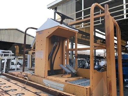 Main Deck Cargo Loader FMC Commander 15 U