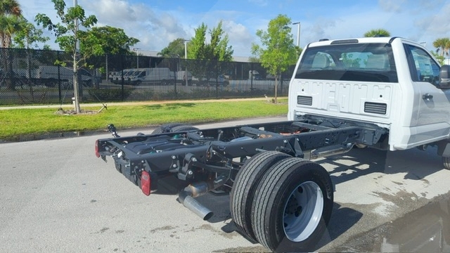 Truck Chassis Ford F-600