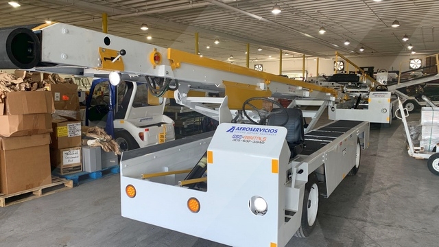 Belt Loader Tug 660-11