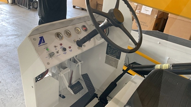 Belt Loader Tug 660-11