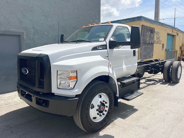 Truck Chassis Ford F-750 2025