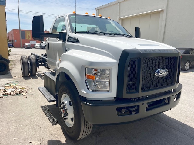 Truck Chassis Ford F-750 2025