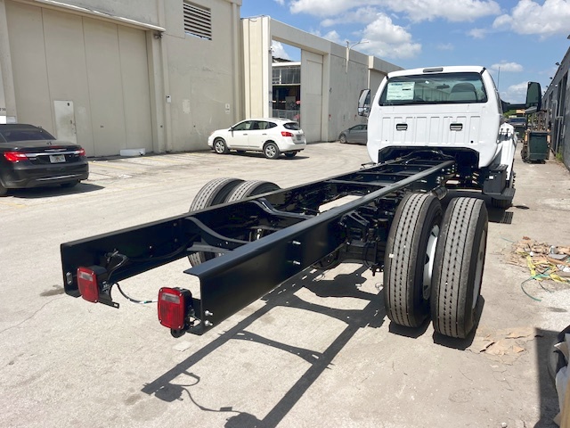 Truck Chassis Ford F-750 2025
