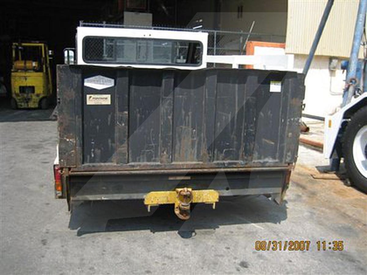2000 Lift-A-Loft APV Flat Bed